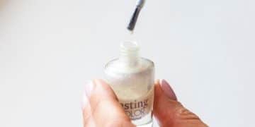 Expert Tips for Extending Your Manicure Life by 7 Days - Internal Image 2