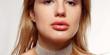 How to Contour Your Face: A Beginner's Guide to Pro-Level Contouring - Cover Image